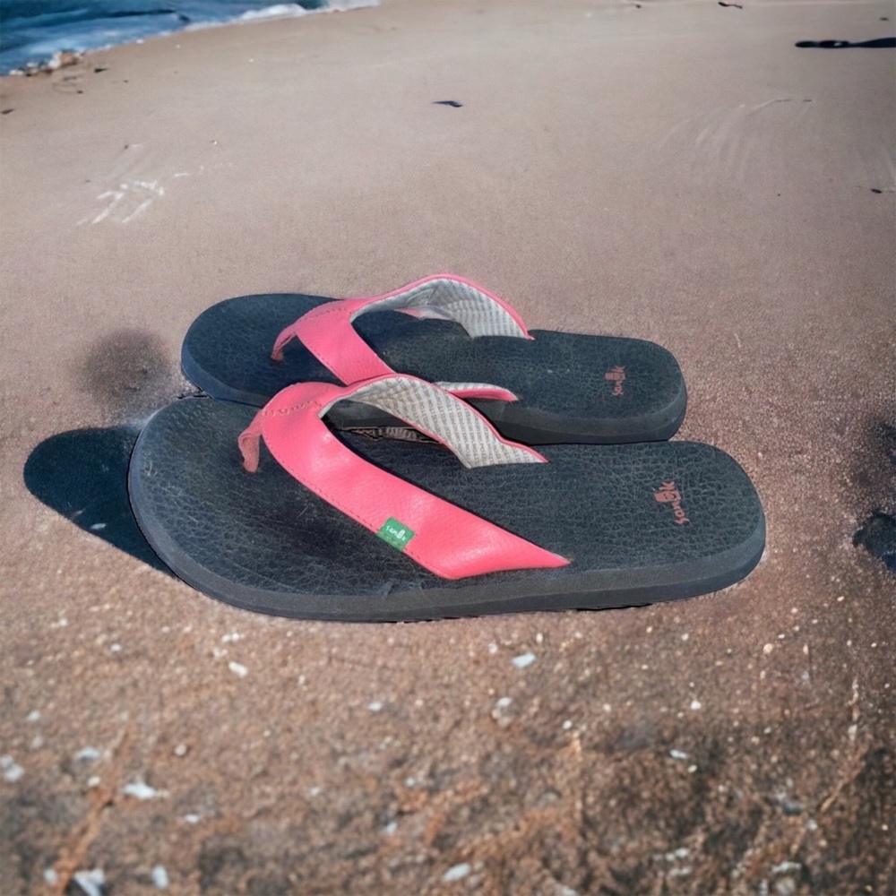 Sanuk women’s Flip Flops pink size 10